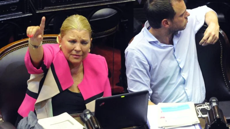 Montenegro y Sturzenegger le abren las puertas a Carrió