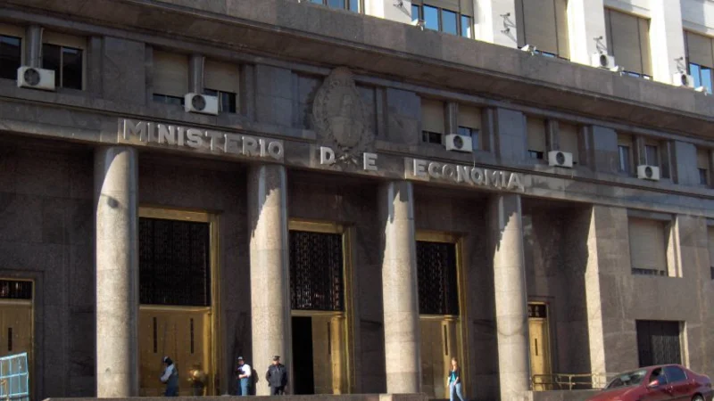 Defícit fiscal récord: cerraría en un 5% del PBI