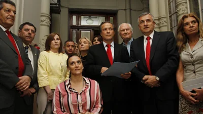 Denuncian por sedición a senadores opositores Denuncian por sedición a senadores opositores