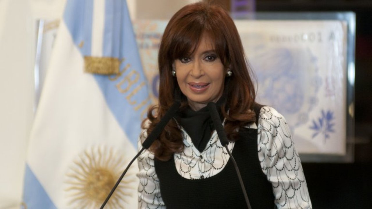 Cristina reapareció por teléfono durante un acto oficial