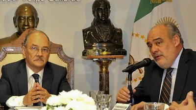 Chaco y Corrientes firmaron acuerdo para un nuevo puente del NEA Chaco y Corrientes firmaron acuerdo para un nuevo puente del NEA