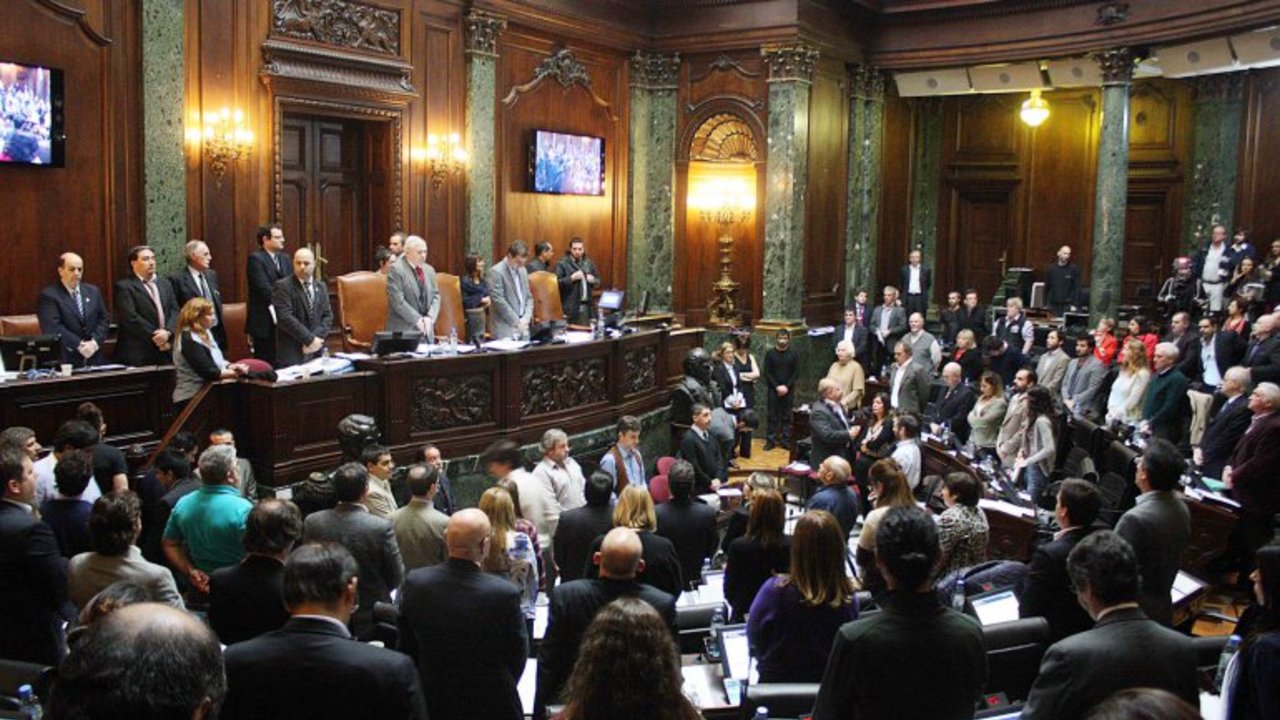 Marcha atrás para el proyecto para bajar los sueldos de los legisladores