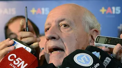 Lavagna advirtió que Macri "piensa hacer una gran devaluación" Lavagna advirtió que Macri "piensa hacer una gran devaluación"