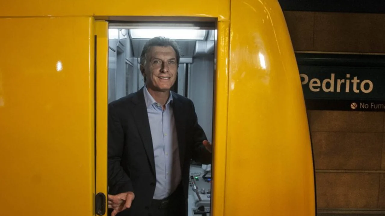 Los vagones del subte que reclama Macri, los esconde Clarín