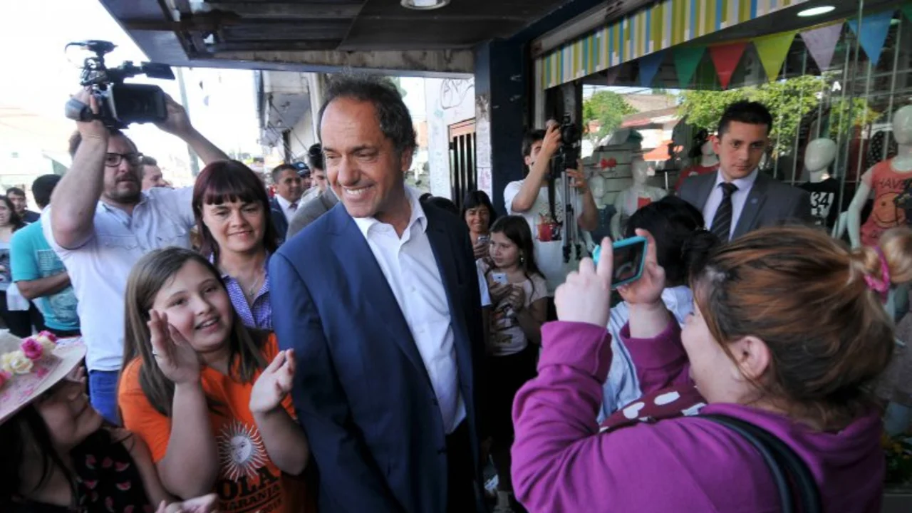 Scioli: "El que se sacó el antifaz fue Macri y todo su grupo económico"
