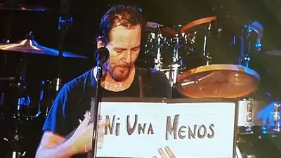 Pearl Jam se sumó al #NiUnaMenos Pearl Jam se sumó al #NiUnaMenos