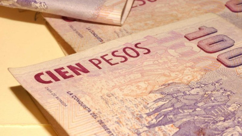 Mejoraron los salarios reales y subió el consumo