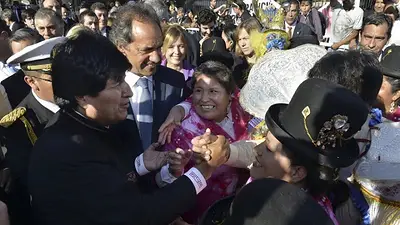 Evo Morales se mete en la campaña y vaticinó "conflictos" si Macri es presidente Evo Morales se mete en la campaña y vaticinó "conflictos" si Macri es presidente