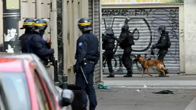 Francia: tiroteos y al menos 2 muertos en operativos para dar con los terroristas Francia: tiroteos y al menos 2 muertos en operativos para dar con los terroristas