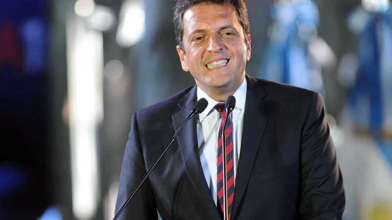 Elecciones 2015: Massa le tiró centros a Macri y a Scioli para el balotaje