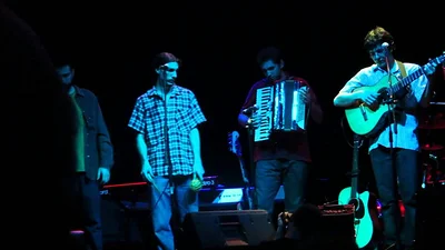 Mano a Mano quiere vivir riendo Mano a Mano quiere vivir riendo