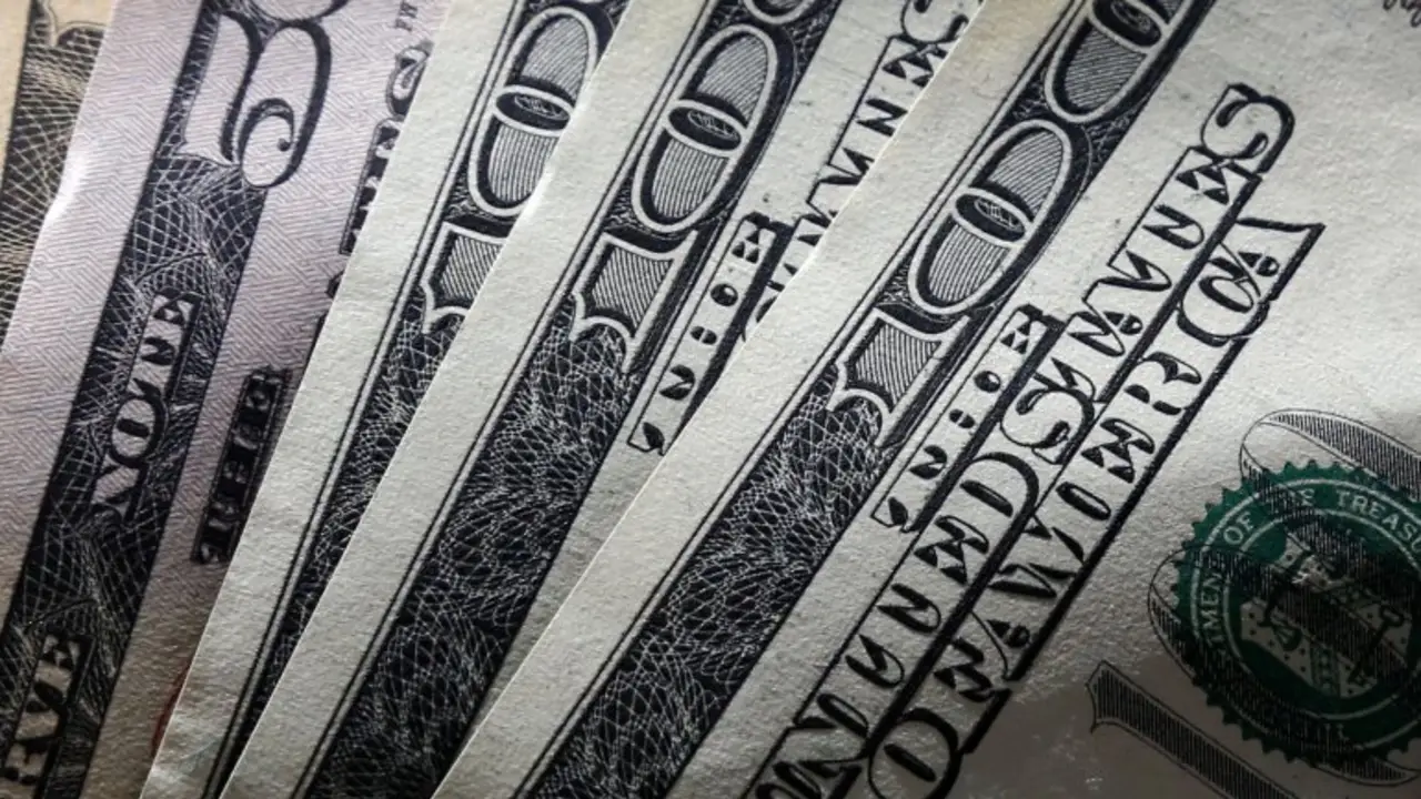 Renuevan la suspensión del dólar futuro hasta el lunes