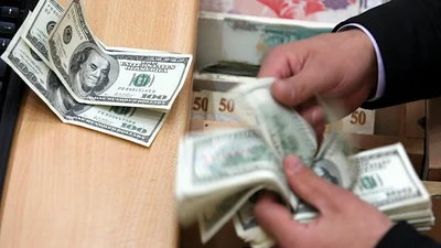 El dólar blue baja dos centavos a $11,22 El dólar blue baja dos centavos a $11,22