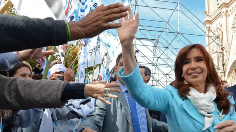 Convocan a un acto para despedir a Cristina el 10 de diciembre