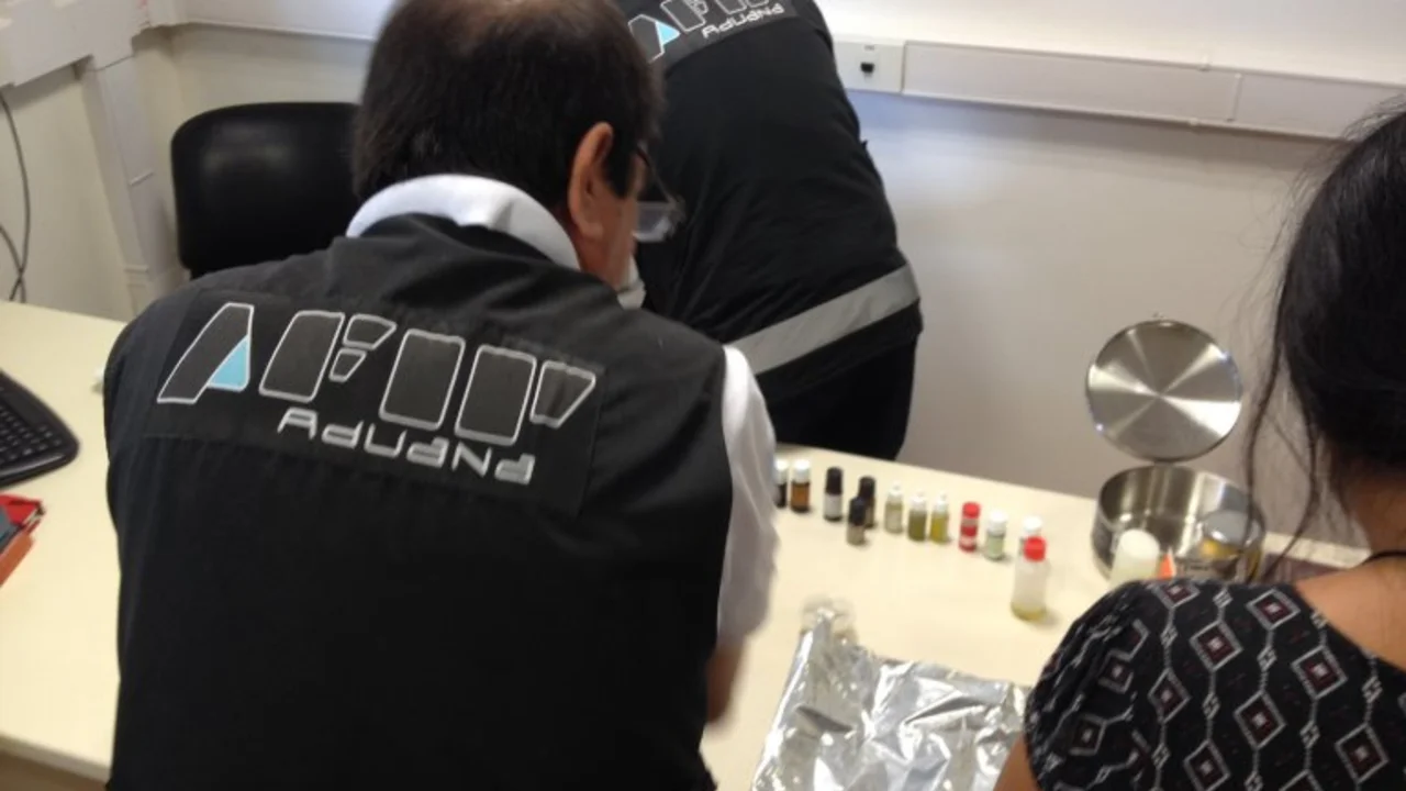 Quisieron entrar drogas sintéticas camufladas en aceites esenciales