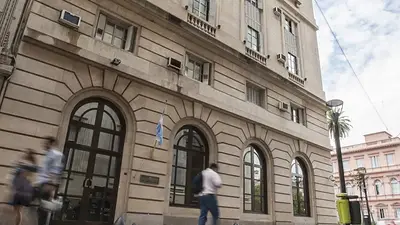 Macri le da más plata y poder a la ex SIDE: le subió el presupuesto en un 24,5% y con menos controles Macri le da más plata y poder a la ex SIDE: le subió el presupuesto en un 24,5% y con menos controles