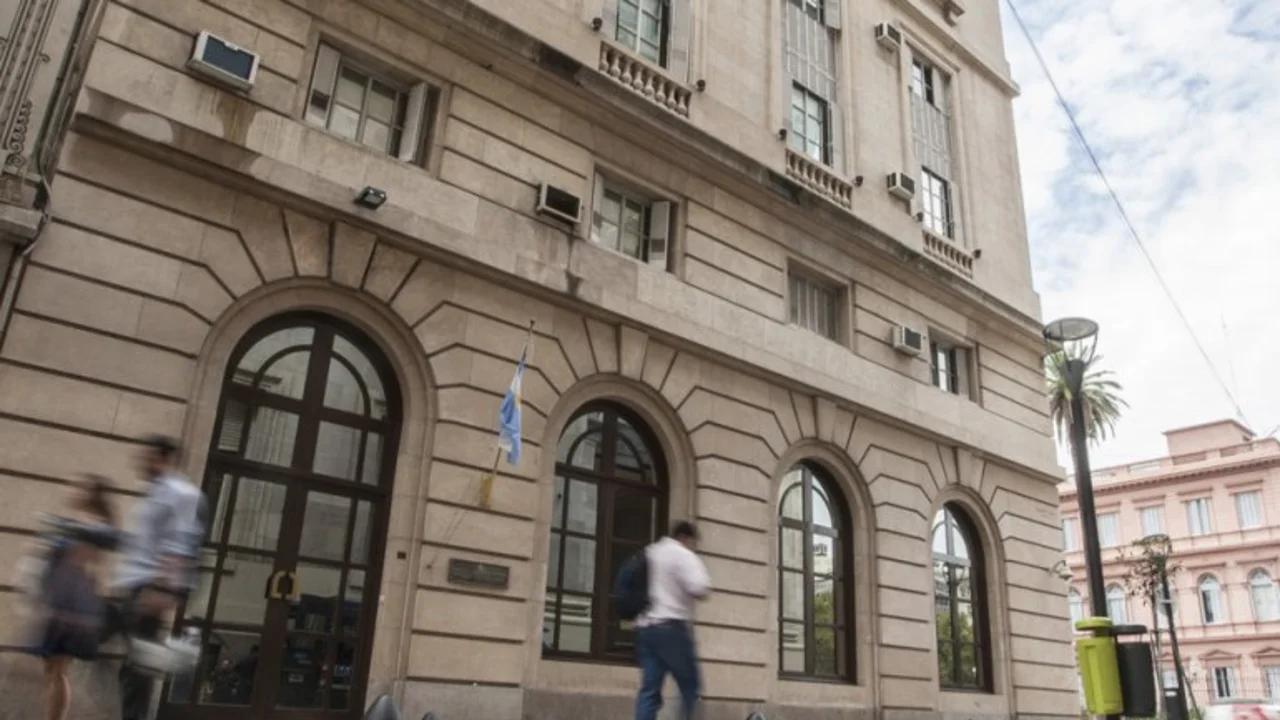 Macri le da más plata y poder a la ex SIDE: le subió el presupuesto en un 24,5% y con menos controles