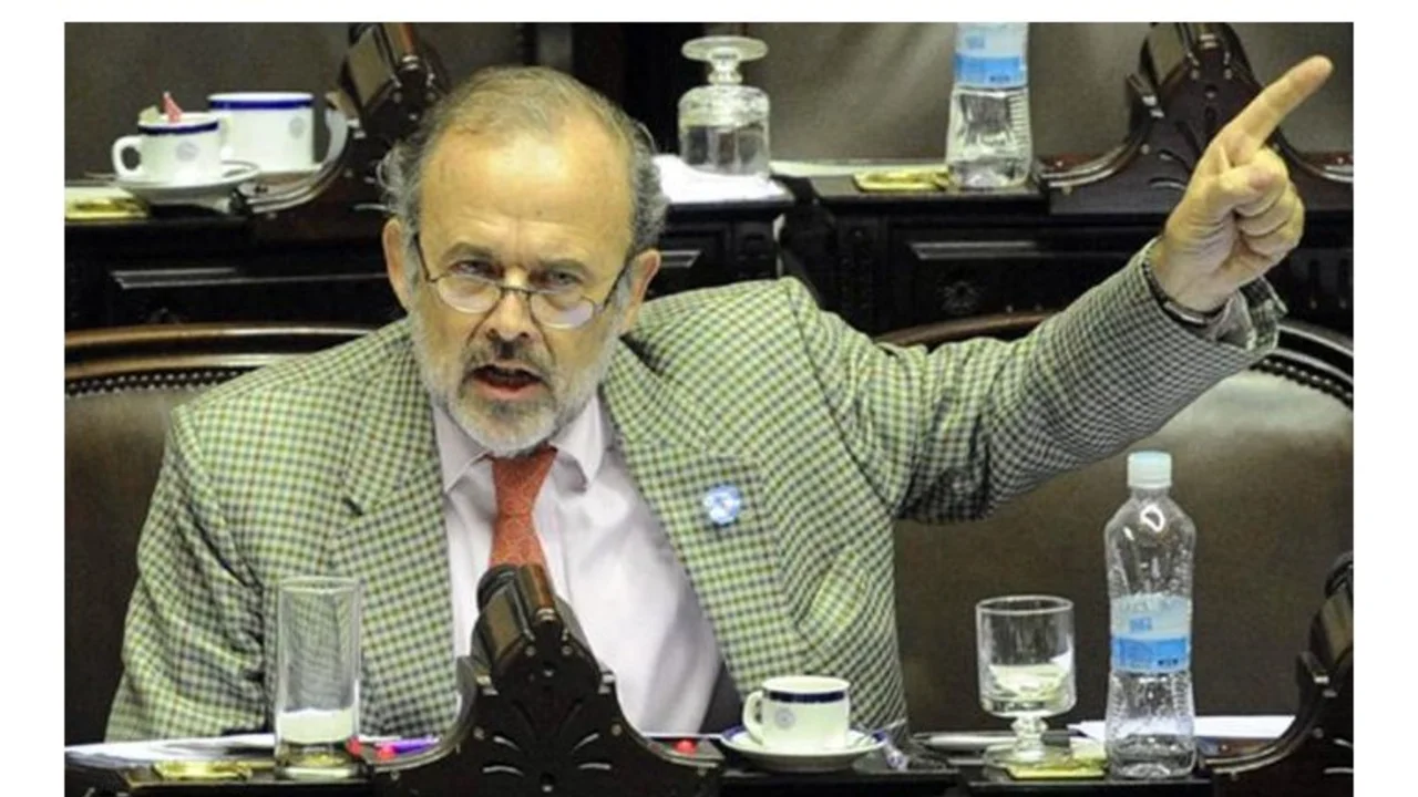 Amadeo, durísimo: "Que a Esteche lo metan preso así no lo escuchamos más"