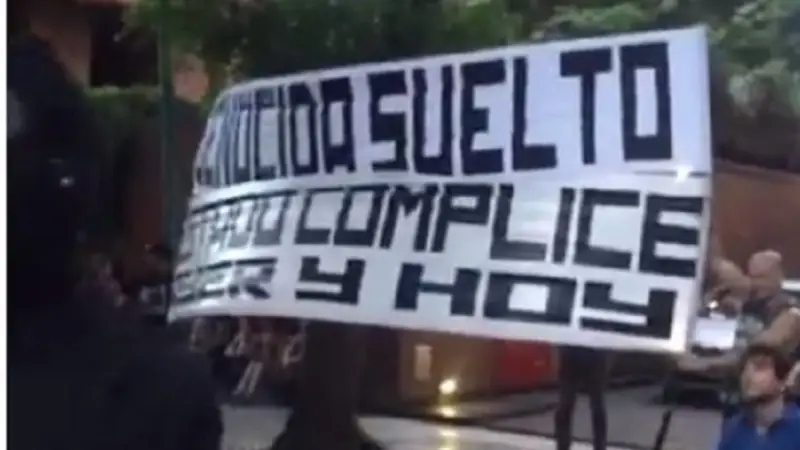 Volvieron los escraches a las casas de los represores libres