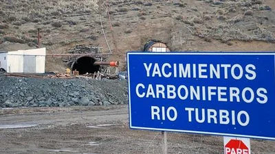 Mineros de Río Turbio denuncian un plan de ajuste y despidos Mineros de Río Turbio denuncian un plan de ajuste y despidos
