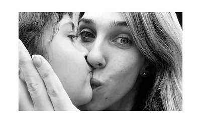 Debe enviar a su hijo a EEUU y le pidió ayuda a Juliana Awada pero se la negó Debe enviar a su hijo a EEUU y le pidió ayuda a Juliana Awada pero se la negó