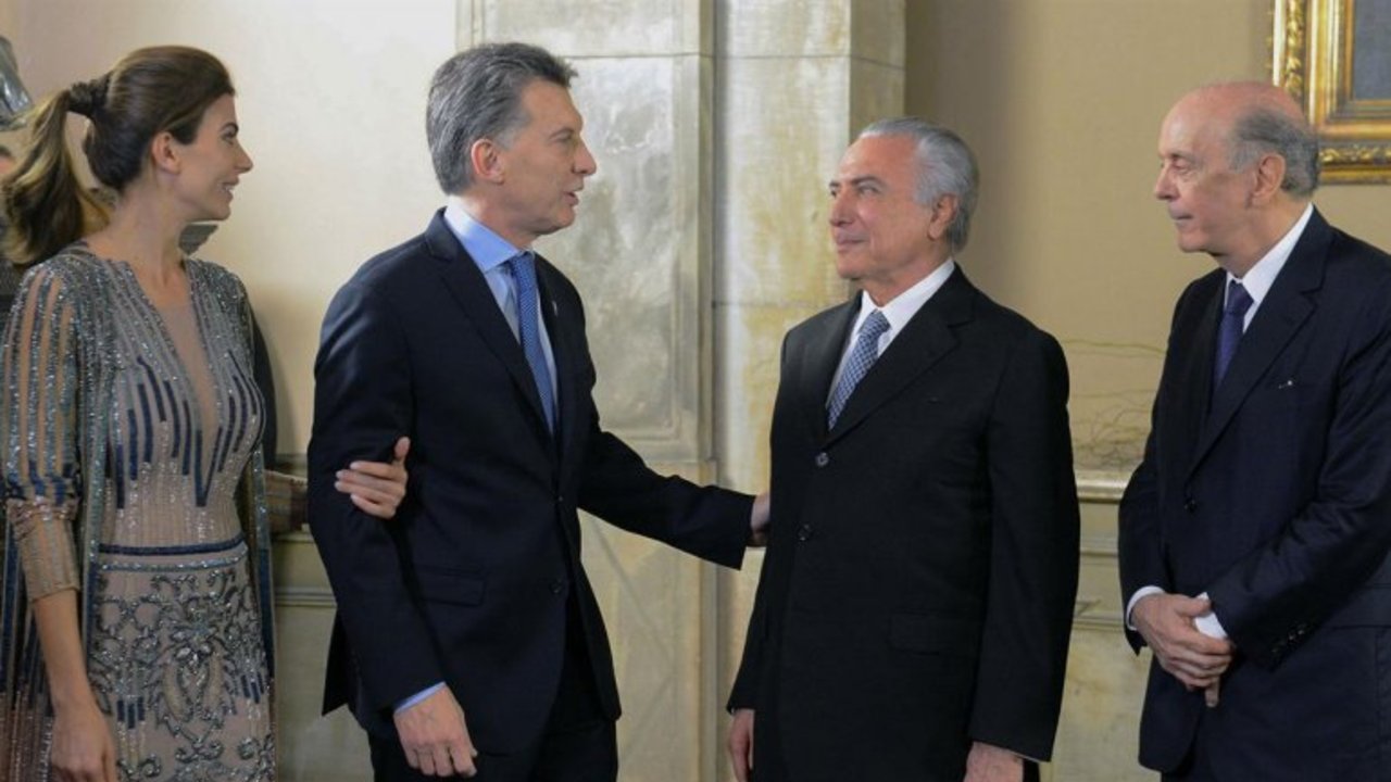 Panamá Papers: una revista brasileña acusa a Temer de proteger a Mauricio Macri