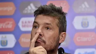 Tinelli preocupado le pide ayuda a Clarín para que ShowMatch salga al aire Tinelli preocupado le pide ayuda a Clarín para que ShowMatch salga al aire
