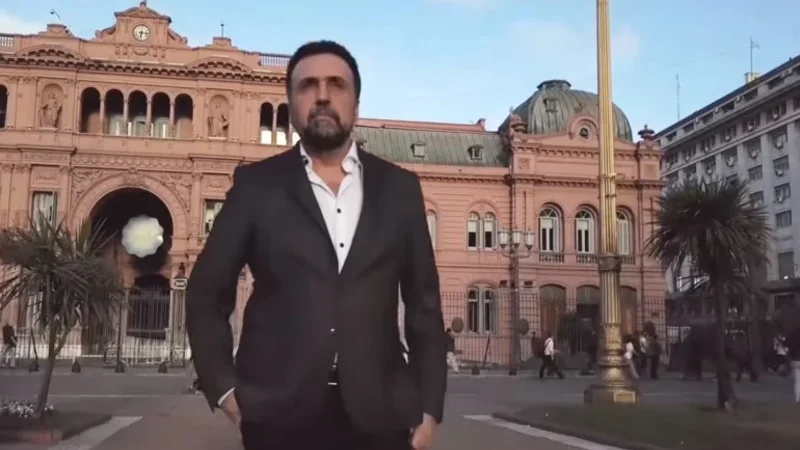 AHORA | Roberto Navarro lanzará una emisión en vivo tras el programa del domingo
