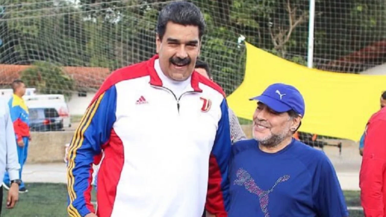 Maradona jugó al fútbol con Maduro en Venezuela