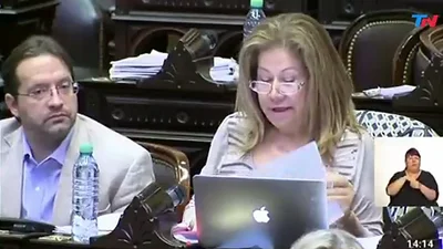La telekinesis de Massa: el nuevo episodio de la botella en Diputados La telekinesis de Massa: el nuevo episodio de la botella en Diputados