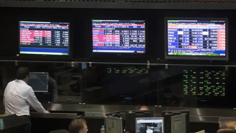 Miércoles negro en la Bolsa: pierde 1% y acumula una caída del 10% en una semana