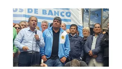 Moyano y Palazzo impulsan una marcha contra la reforma de Macri Moyano y Palazzo impulsan una marcha contra la reforma de Macri