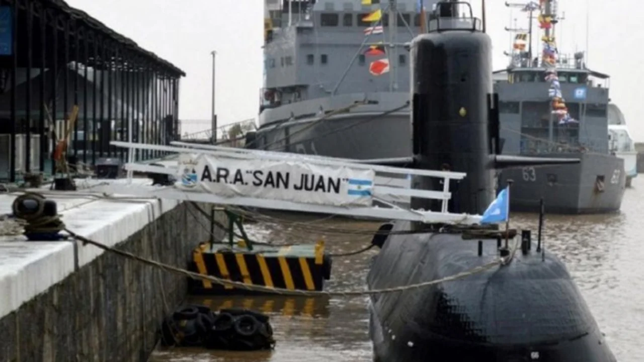 Nuevo parte de la Armada: confirmaron que la balsa hallada no es del submarino ARA San Juan