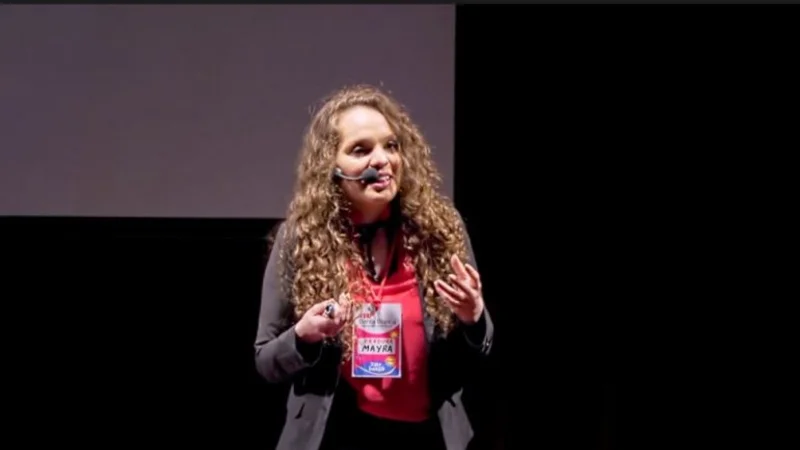 Mayra Arena: "Tengo imagen positiva de Cristina y Macri es el enemigo"
