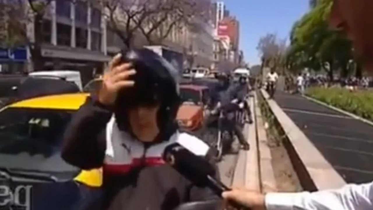 El incómodo momento que vivió un móvil de TN cuando insultaron a Macri