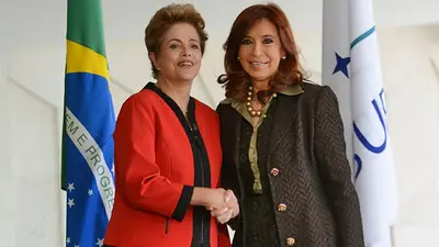 Cristina Kirchner y Dilma Rousseff encabezarán la "contracumbre" del G20 Cristina Kirchner y Dilma Rousseff encabezarán la "contracumbre" del G20