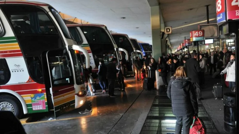 Aumentan hasta un 30 por ciento los pasajes de micros de larga distancia