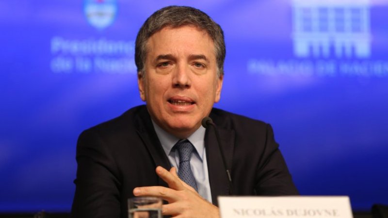 El Gobierno vuelve a tomar deuda en dólares