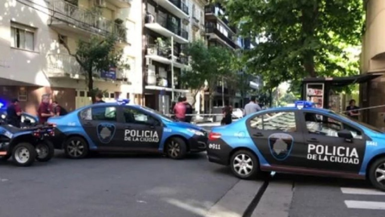 La Policía hizo un operativo buscando una bomba, pero era una bolsa con lámparas dicroicas