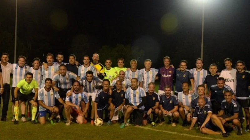 En medio del duelo por el ARA San Juan, Macri jugó su propio Superclásico en Olivos