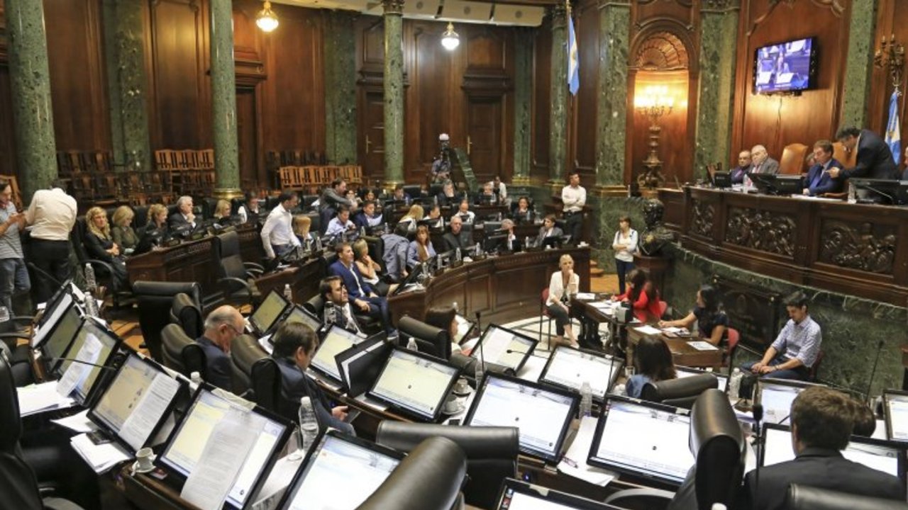 Ciudad: el PRO consiguió aprobar la UNICABA y peligran 29 profesorados