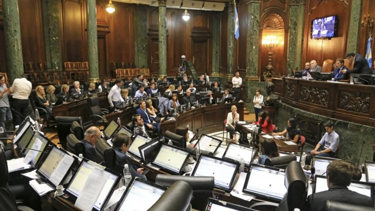 Ciudad: el PRO consiguió aprobar la UNICABA y peligran 29 profesorados