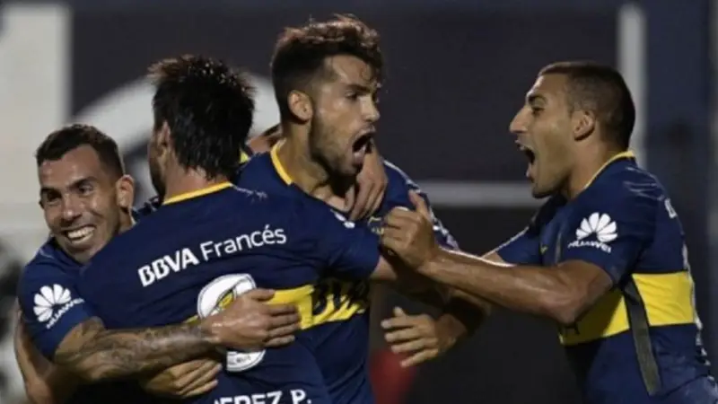 Tévez, "Wanchope" Ábila y Pablo Pérez podrían perderse la final por insultar a un oficial de Conmebol Tévez, "Wanchope" Ábila y Pablo Pérez podrían perderse la final por insultar a un oficial de Conmebol
