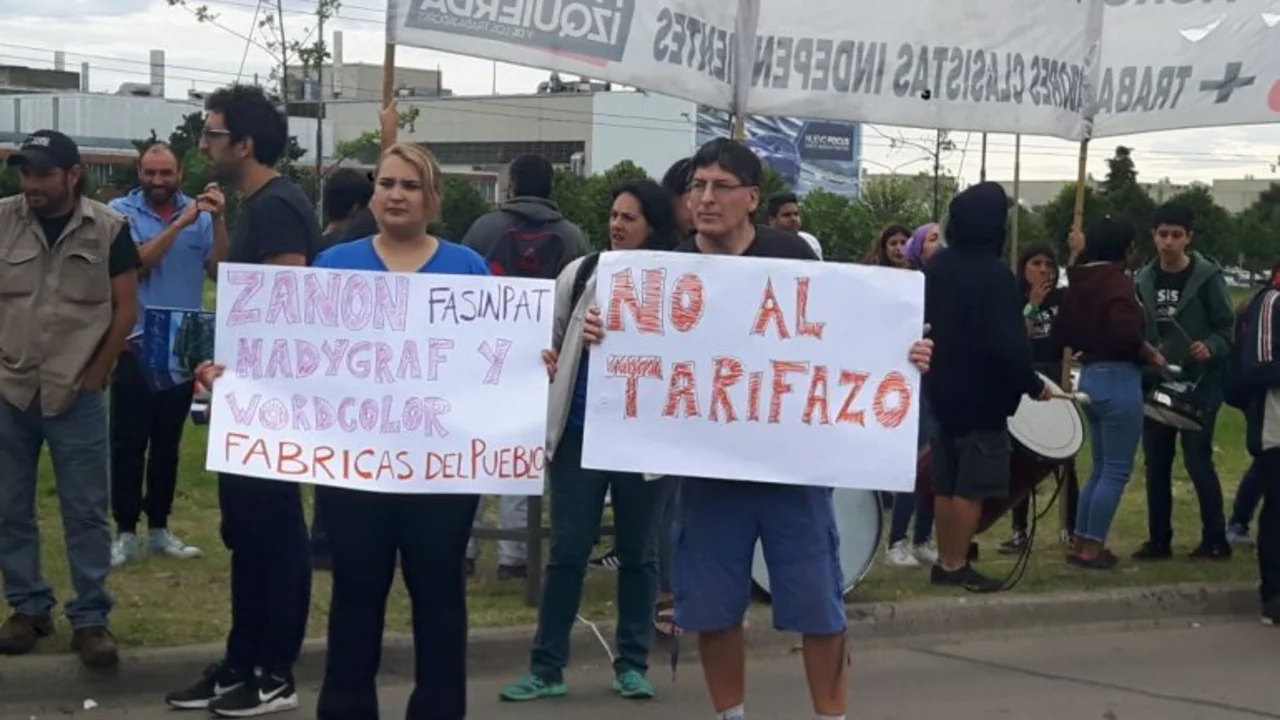 Trabajadores de cooperativas advierten: "Comemos o pagamos los servicios"