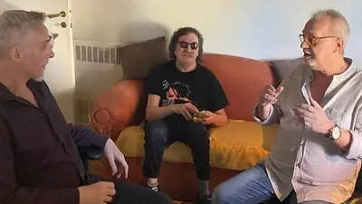 Charly García, David Lebón y Pedro Aznar se reencontraron y escucharon La Grasa de las Capitales Charly García, David Lebón y Pedro Aznar se reencontraron y escucharon La Grasa de las Capitales