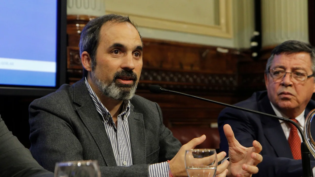 Un funcionario negó la existencia de trolls oficialistas, le pegó a Alberto Fernández y defendió una fake news