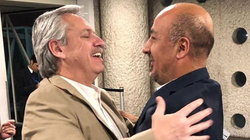 Alberto Fernández llegó a México en su primera gira como presidente electo