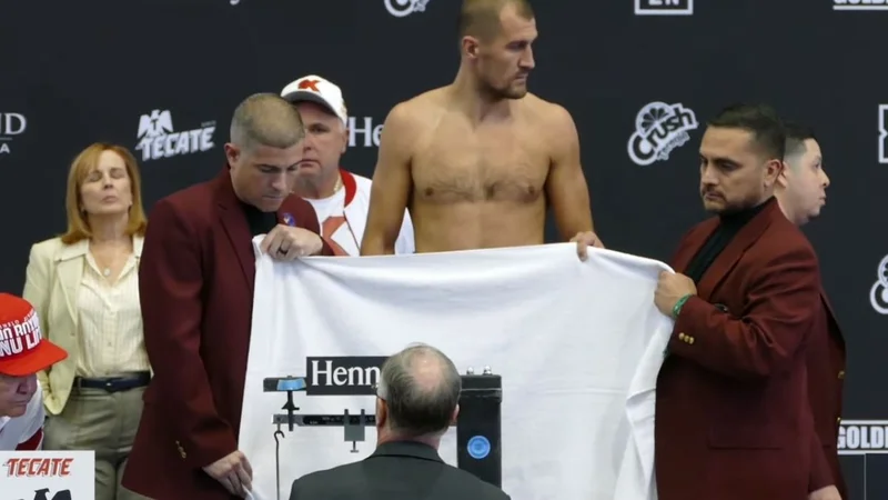 Insólito: boxeador Sergey Kovalev tuvo que subir desnudo a la balanza y mascar chicle para poder pelear con Canelo Álvarez