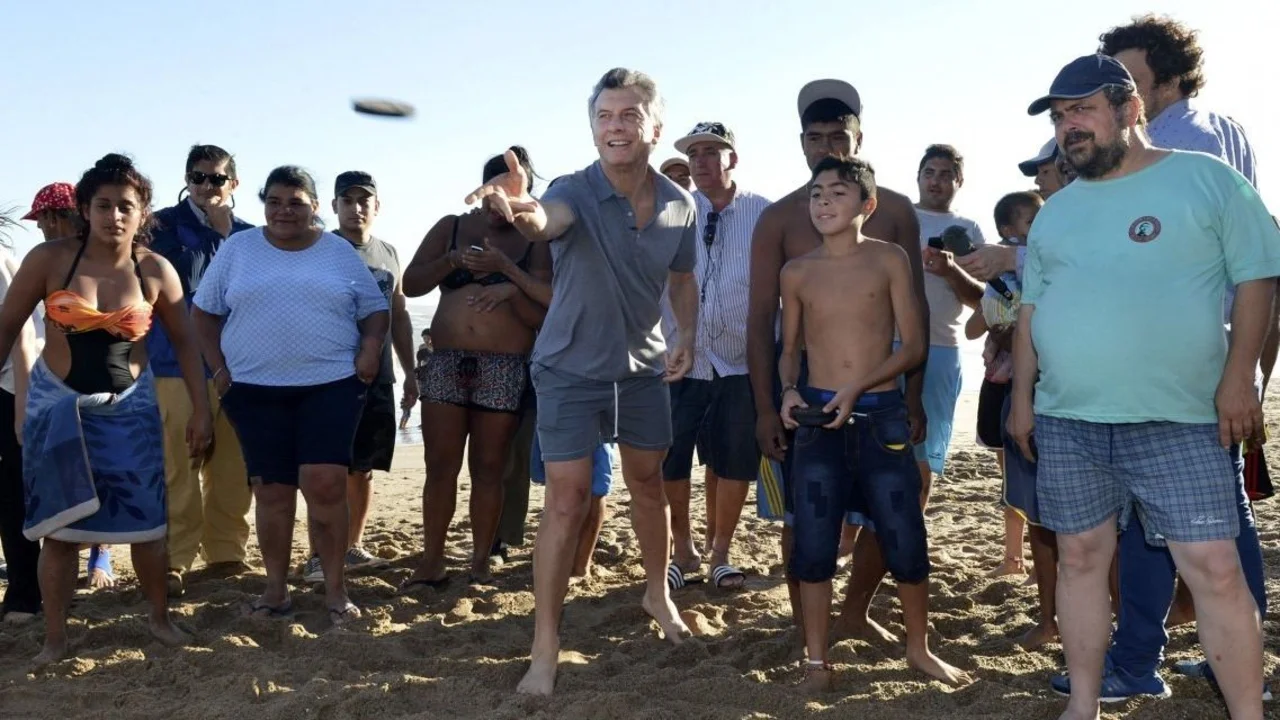 Tras la derrota electoral, Macri se toma otra vez vacaciones