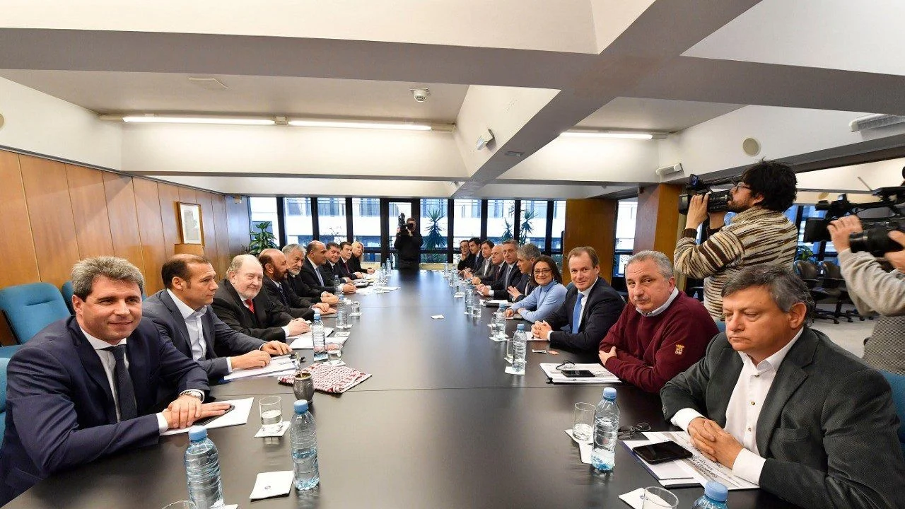 Malestar en las provincias contra Macri por la devolución de Ganancias vuelve a judicializarse